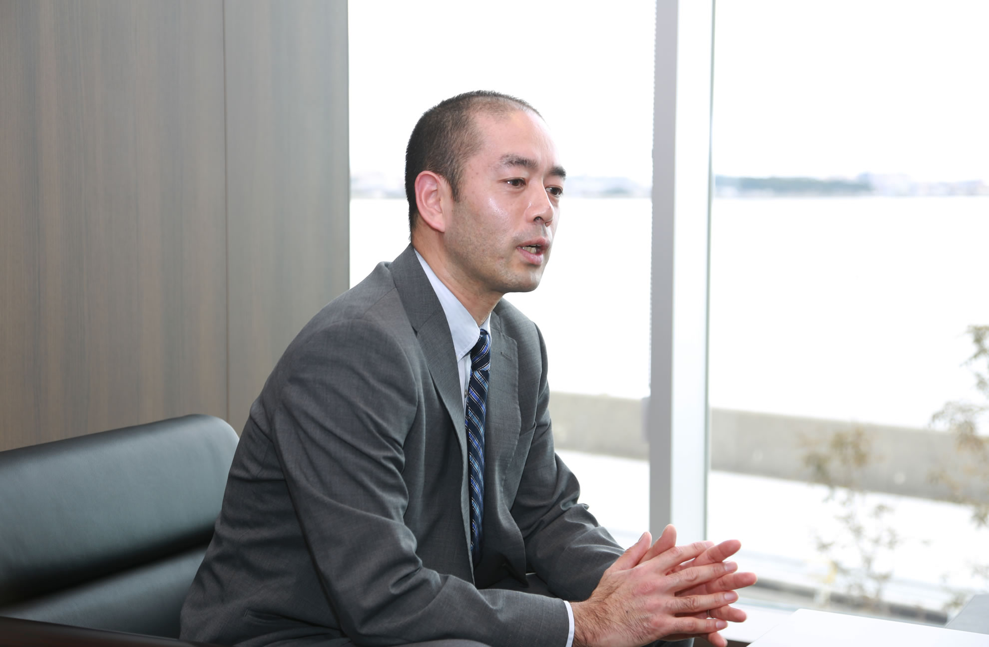 人事部・法務担当 マネージャー 井上 悟史 人事部・法務担当 マネージャー 井上 悟史